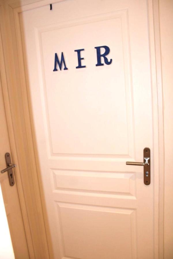 Studio MER gare part dieu Lione Esterno foto